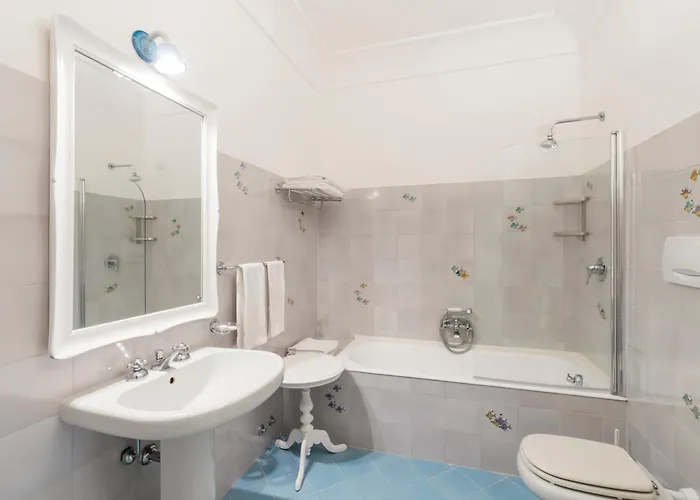 La Tartana فندق بوسيتانو