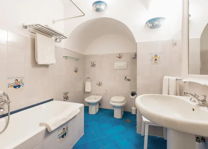 La Tartana 3* بوسيتانو