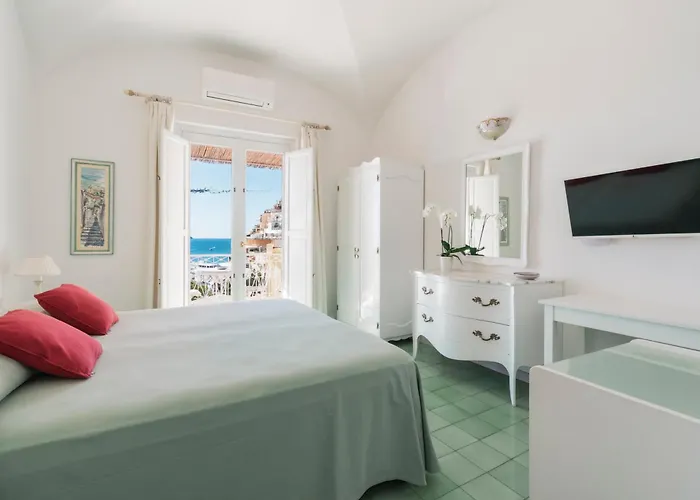 La Tartana فندق بوسيتانو